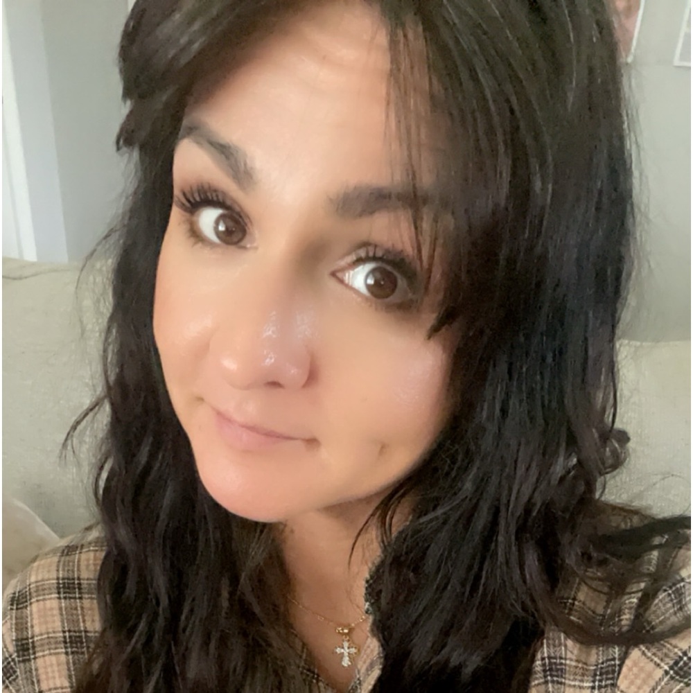 Meet your Posher, Crystal